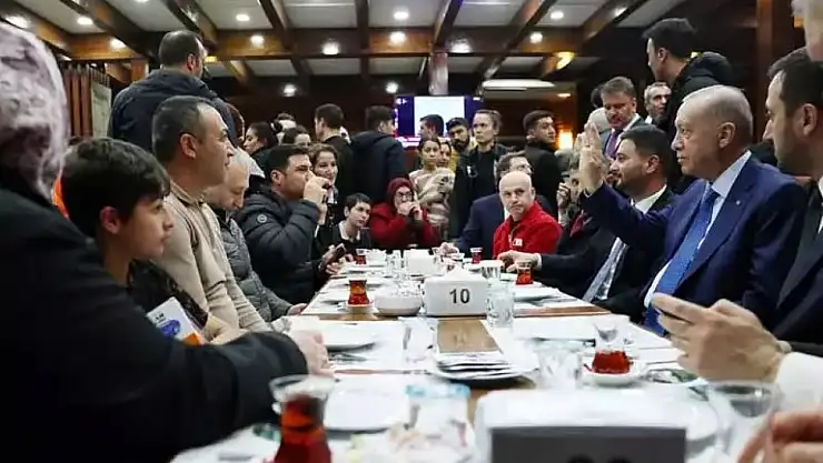 Cumhurbaşkanı Erdoğan depremden etkilenenleri ziyaret etti