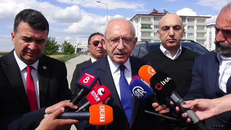 Demirtaş'ı Ziyaret Eden Kılıçdaroğlu: Demirtaş Dışarıda Olsaydı Terör Olayları da Biterdi!