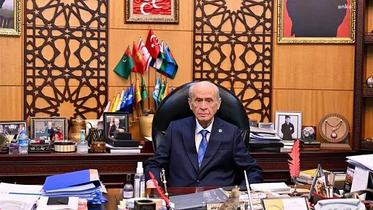 Devlet Bahçeli Makamında Mesaisine Başladı
