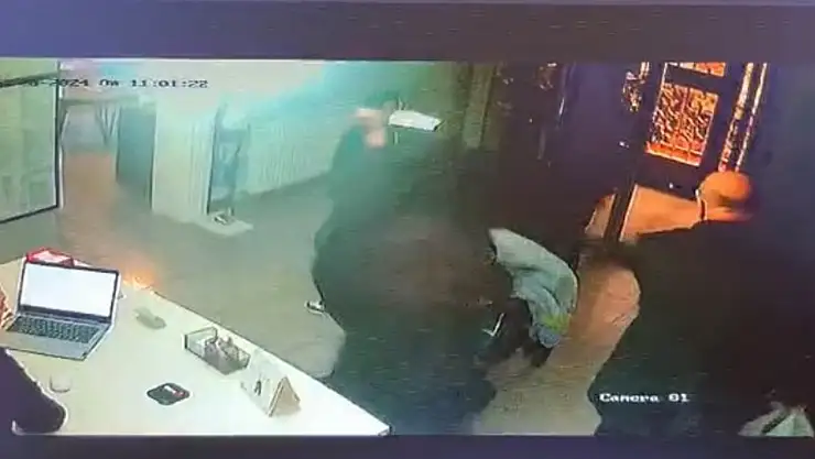 Diş Hekimini Bıçaklayan Kadın Tutuklandı