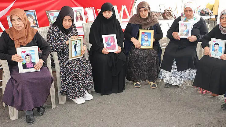 Diyarbakır Anneleri PKK'nın Silah Bırakmasıyla Çocuklarına Kavuşmayı Umut Ediyor