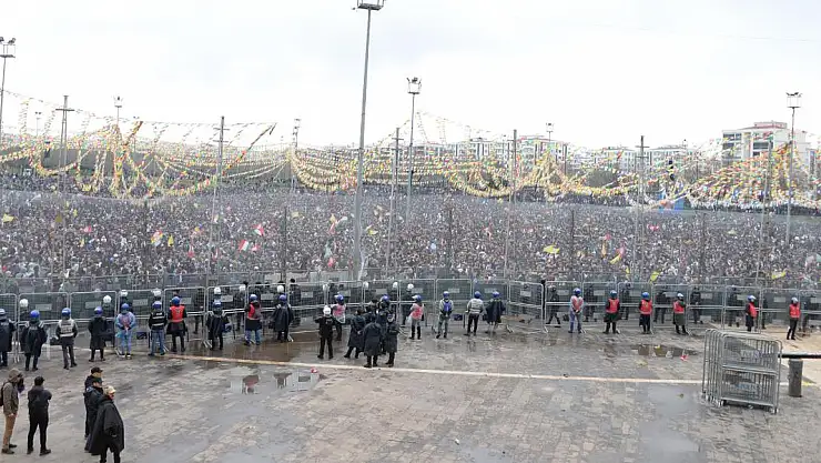 Diyarbakır'daki Nevruz Etkinliğinde Gözaltı Sayısı 166'ya Yükseldi