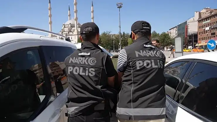 Doktorların e-imzasıyla ilaç yazan hastane çalışanı yakalandı