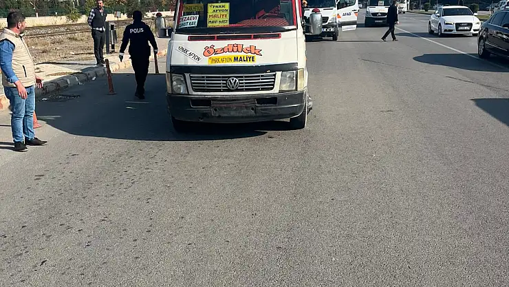 Dolmuştan İnen Yolcuları Ezdi! 2 Ağır Yaralı