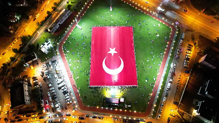 Dünyanın En Büyük Türk Bayrağı Kayseri'de Açıldı!