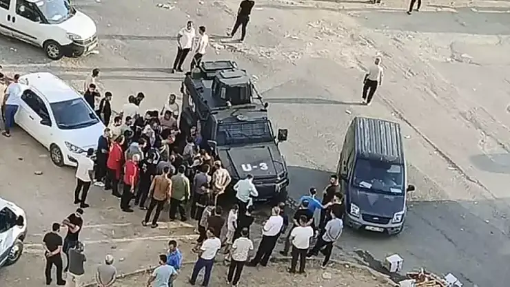 Durakta beklerken uğradığı silahlı saldırıda öldü