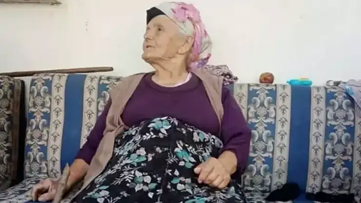 Dut ağacına çarpan patpattaki çifti ölüm ayırdı