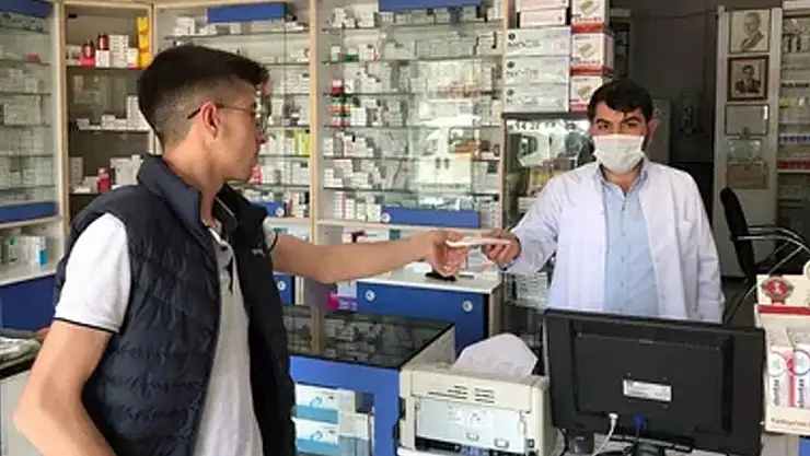 Eczacılardan yeni virüse karşı maske takma uyarısı