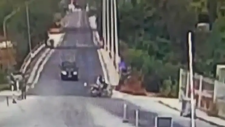 Edirne'de Sınır Kapısında Türk Polisine Bıçakla Saldıran Yunan Sürücü Vurularak Yakalandı!