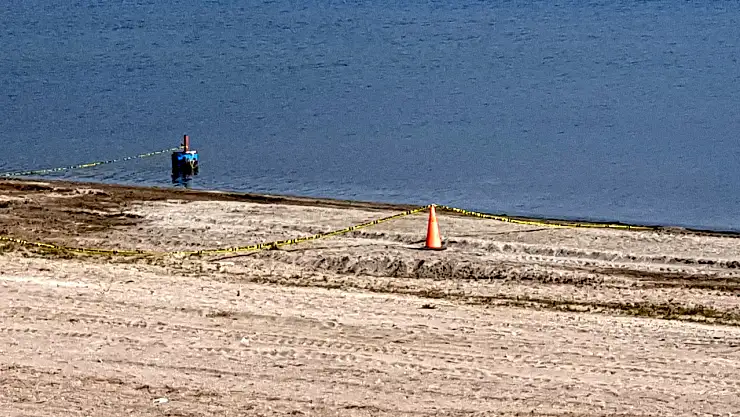 El Bombaları Bulunan Plaj Girişe Kapatıldı! Polis 24 Saat Nöbete Başladı