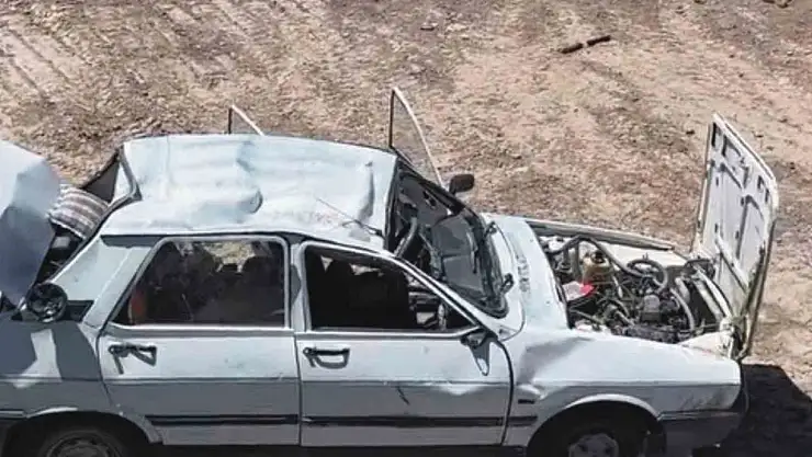 El frenini çekmeyi unutan sürücü, aracının altında kalarak ağır yaralandı