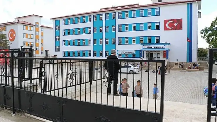 Elazığ'da Kopya Çeken Öğrenci, Öğretmenini Bıçakladı