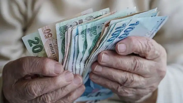 Emekli Maaşlarına Düzenleme Yapılacak mı? AK Partili İsim Duyurdu