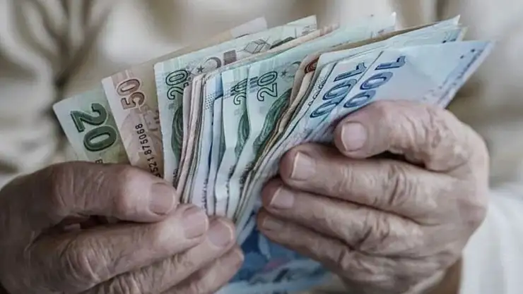 Emekliler tek şartla yeni maaş alacaklar