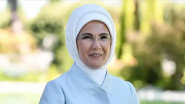 Emine Erdoğan Ebeleri Unutmadı