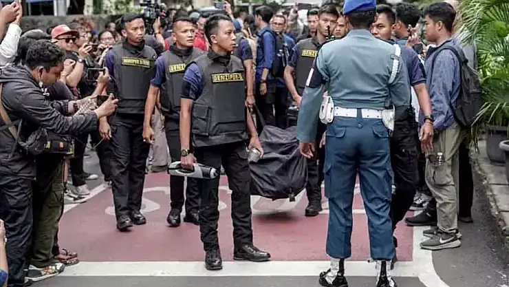 Endonezya'da camide patlama: 54 yaralı