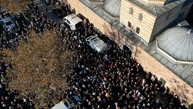Enkazda kalan 4 kişilik Bilir ailesi, son yolcuklarına uğurlandı
