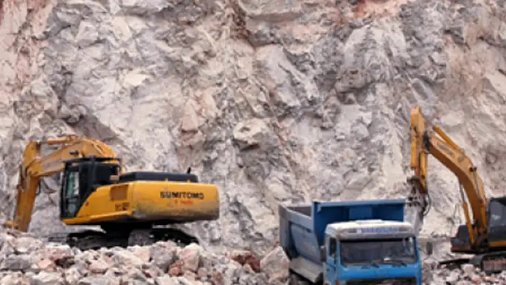 Erzurum'da taş ocağında göçük meydana geldi! Valilikten açıklama