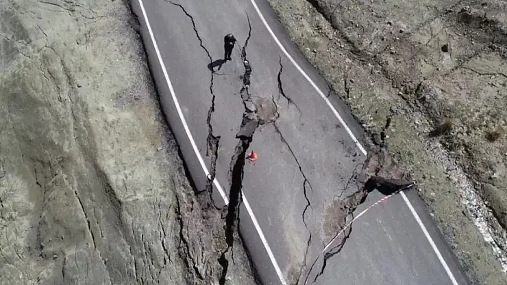 Erzurum İspir'de heyelan: 70 ev boşaltıldı