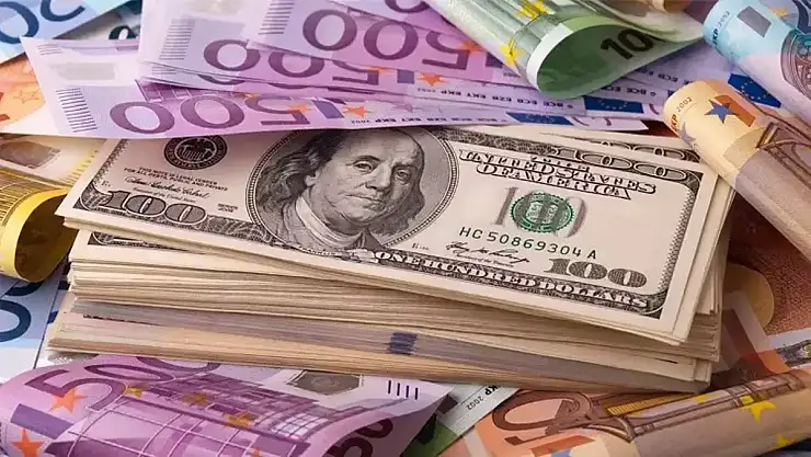 Euro ve Dolar Rekor Kırmaya Devam Ediyor