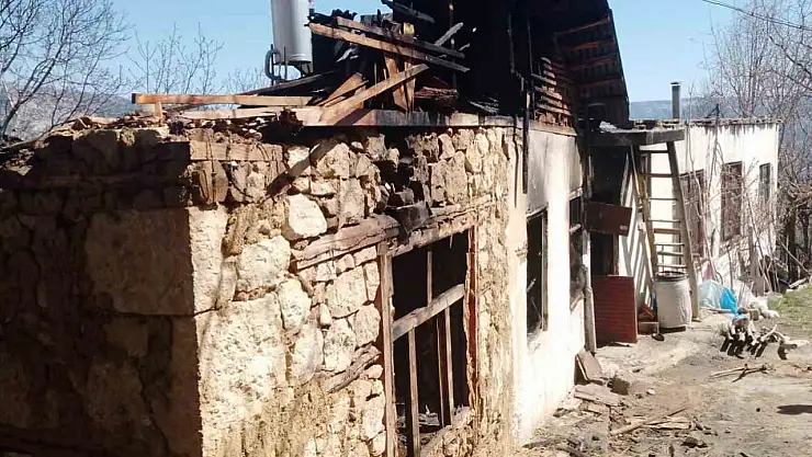 Ev yangınında 1 kişi öldü, 1kişi yaralandı