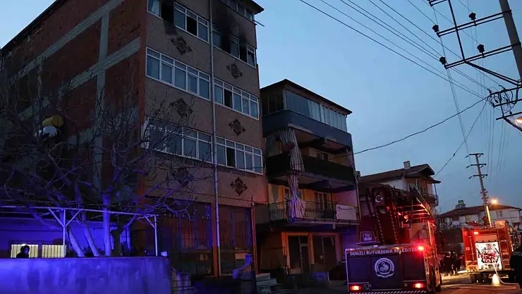 Evde Çıkan Yangında Çocuklarını Kurtaran Anne Hayatını Kaybetti