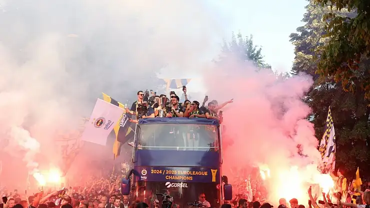 Fenerbahçe Beko Avrupa coşkusunu Bağdat Caddesi'ne taşıdı