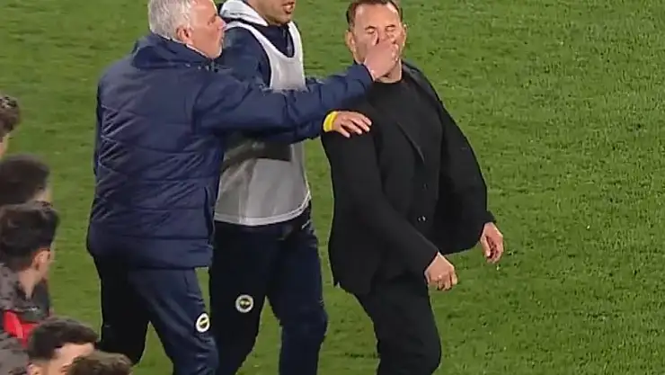 Fenerbahçe'de Jose Mourinho'dan Okan Buruk'a olay hareket