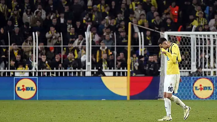 Fenerbahçe'de Mert Müldür'ün omzunda çıkık tespit edildi