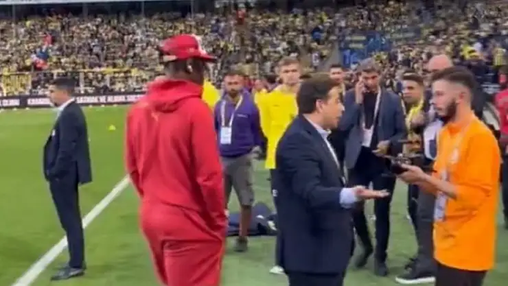 Fenerbahçe - Galatasaray Derbisinde Gerginlik!