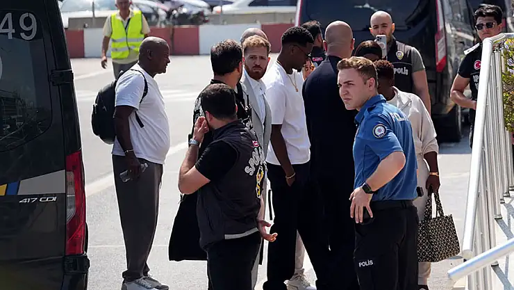 Fenerbahçe ile anlaşan Jhon Duran, İstanbul'a geldi