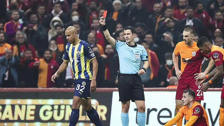 Fenerbahçe ve Galatasaray'ın derbilerdeki kart durumları