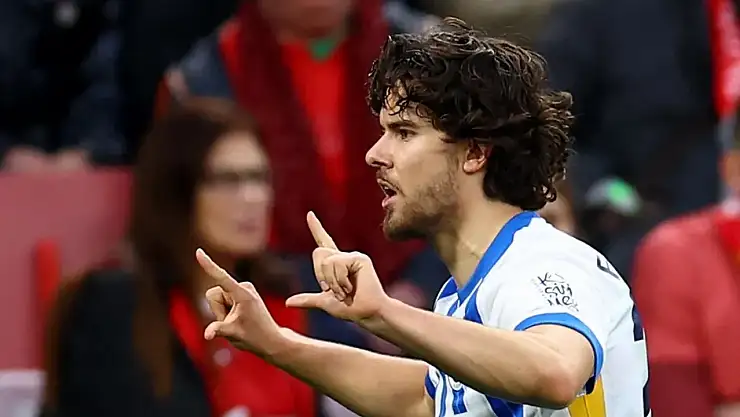 Ferdi Kadıoğlu'ndan Liverpool'a harika gol!