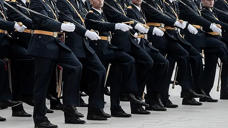 FETÖ'ye Hava Kuvvetleri Operasyonu: 16 Gözaltı