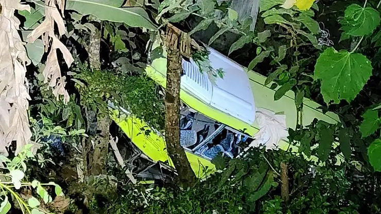 Filipinler'de yolcu otobüsü şarampole yuvarlandı: 17 ölü, 11 yaralı