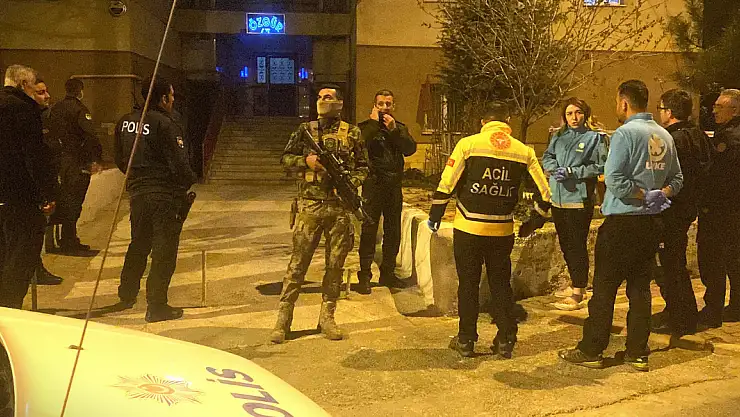 Firari şahıs ailesini rehin aldı, özel harekat polisi kurtardı