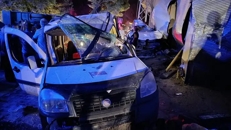 Freni Boşalan Kamyon Ortalığı Savaş Alanına Çevirdi! 7 Yaralı