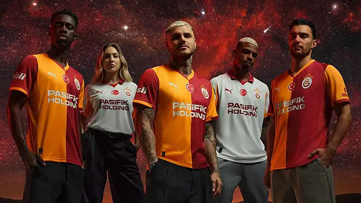 Galatasaray yeni sezon formalarını tanıttı