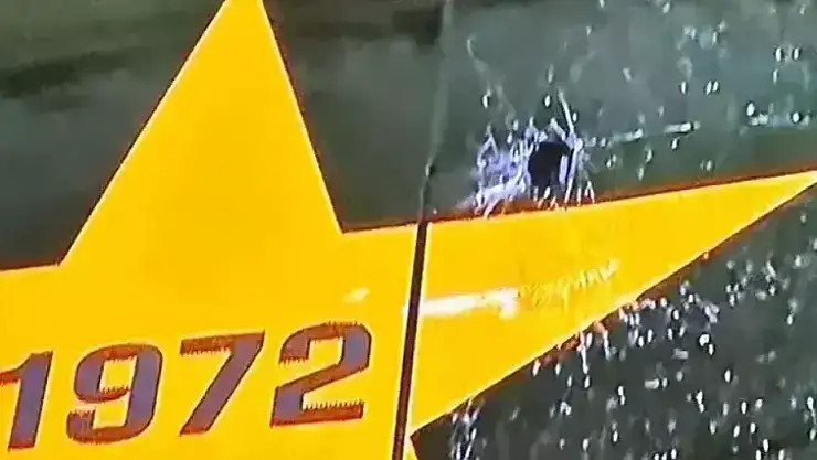 Galatasaray takım otobüsüne taşlı saldırı!