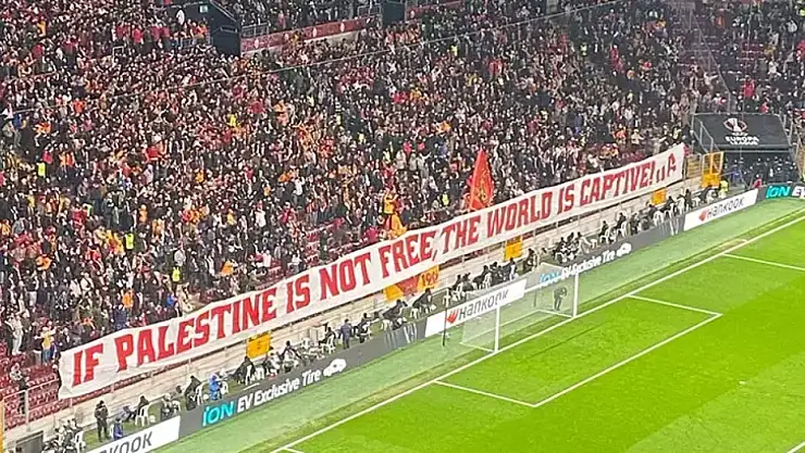 Galatasaray taraftarlarından, Filistin'e destekleri için Celtic taraftarlarına teşekkür pankartı
