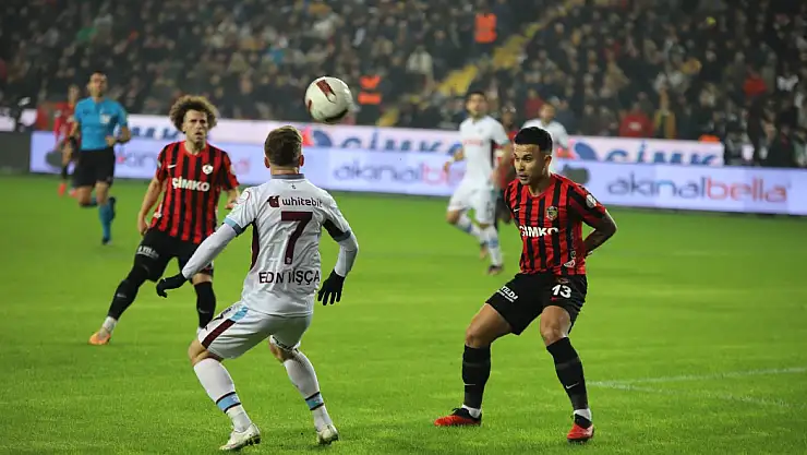 Gaziantep FK: 0 - Trabzonspor: 0 (İlk yarı)  