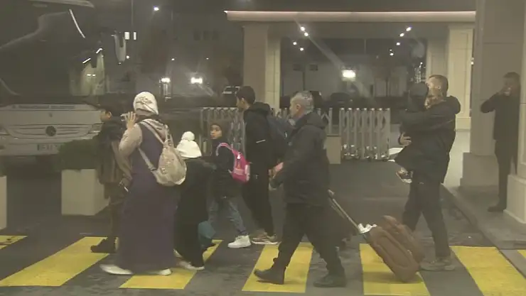Gazze'den tahliye edilen 130 Türk vatandaşı ve aile yakınlarından oluşan kafile İstanbul'a getirildi