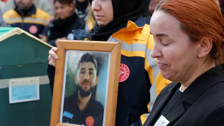 Genç paramedik sigara isteyen 4 kişi tarafından hayattan koparıldı