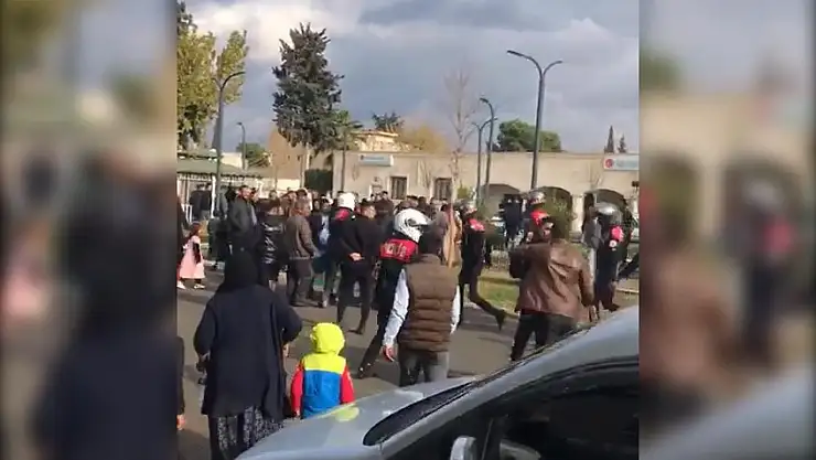 Gürültü ihbarına giden polisle tartışan 3 kişi gözaltına alındı