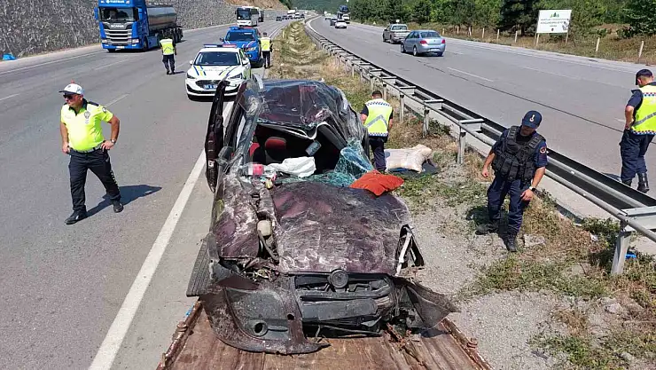 Hafif ticari araç takla attı: 1 ölü, 3 yaralı