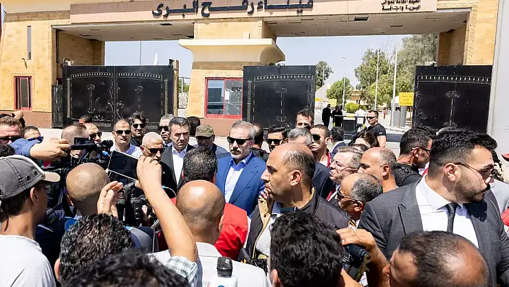 Hakan Fidan Gazze Sınırı'ndan Seslendi! Hepimiz Katliama Ortak Oluruz!