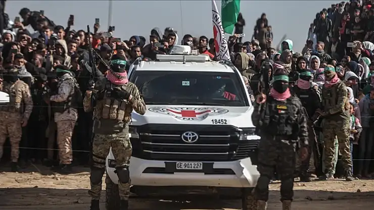 Hamas, Esirlerin Serbest Bırakılacağı Noktalara Nakillerin Tamamlandığını Duyurdu