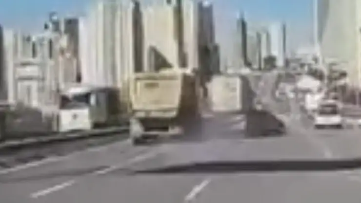 Hatalı şerit değiştirmesi canına mal oluyordu