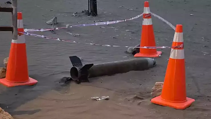Hatay'da sahile roket vurdu