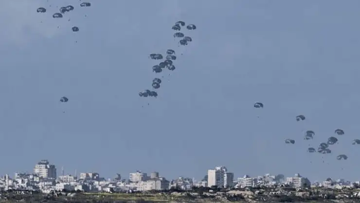 Hayatta Kalabilmek İçin Tek Umutları Havadan Gelecek Yardım